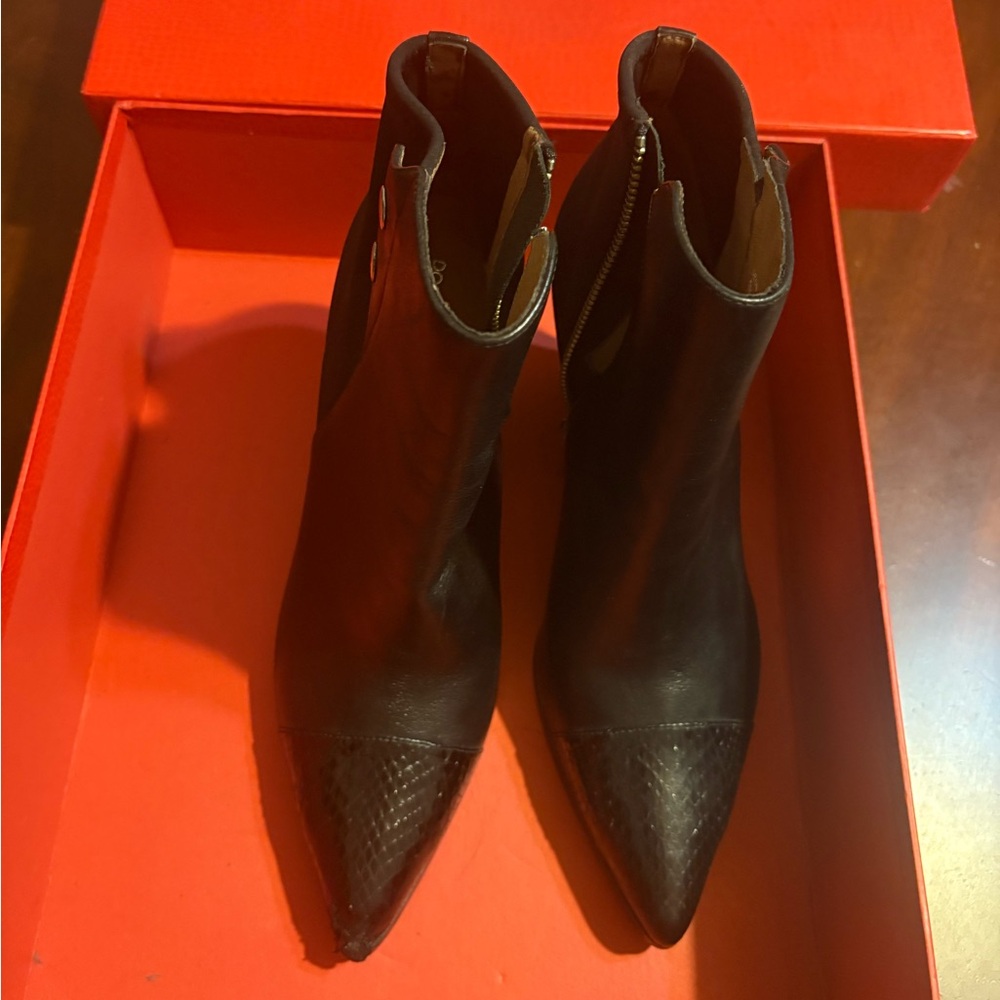 Donald J. Pliner Black Calf booties